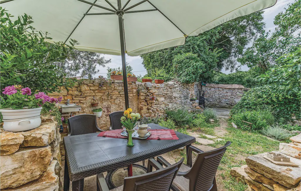 Photo of Patio Balcony in Galizana