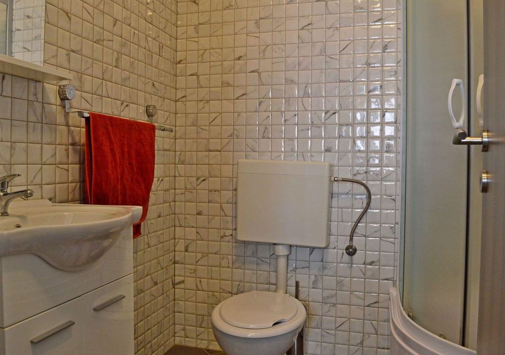 Photo of Bathroom in Seline