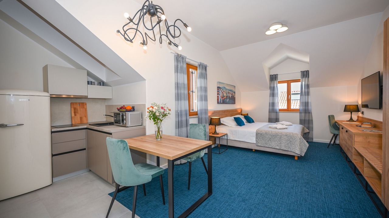 Photo of Others in Zaton