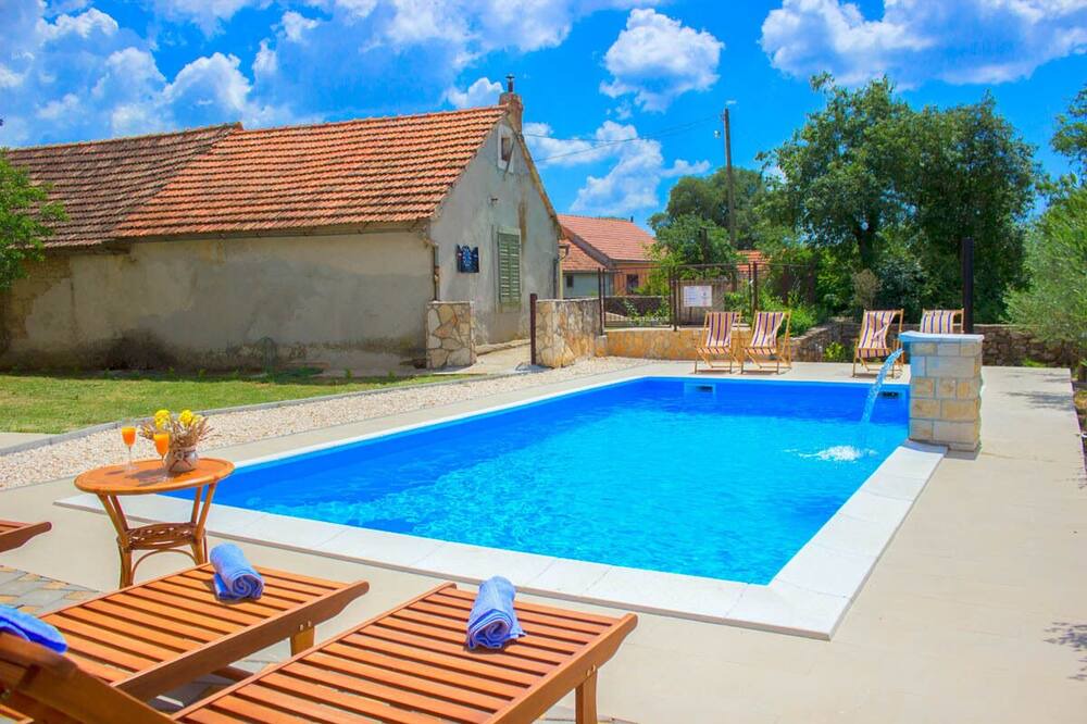 Photo of Outdoor in Bristane