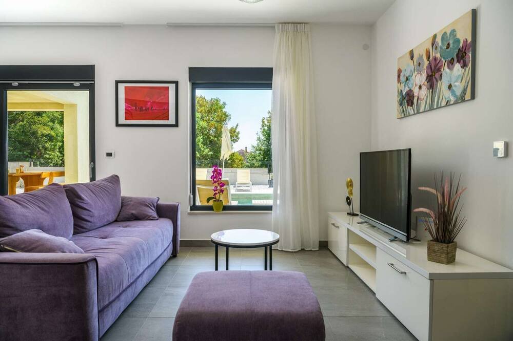 Photo of Livingroom in Brgod