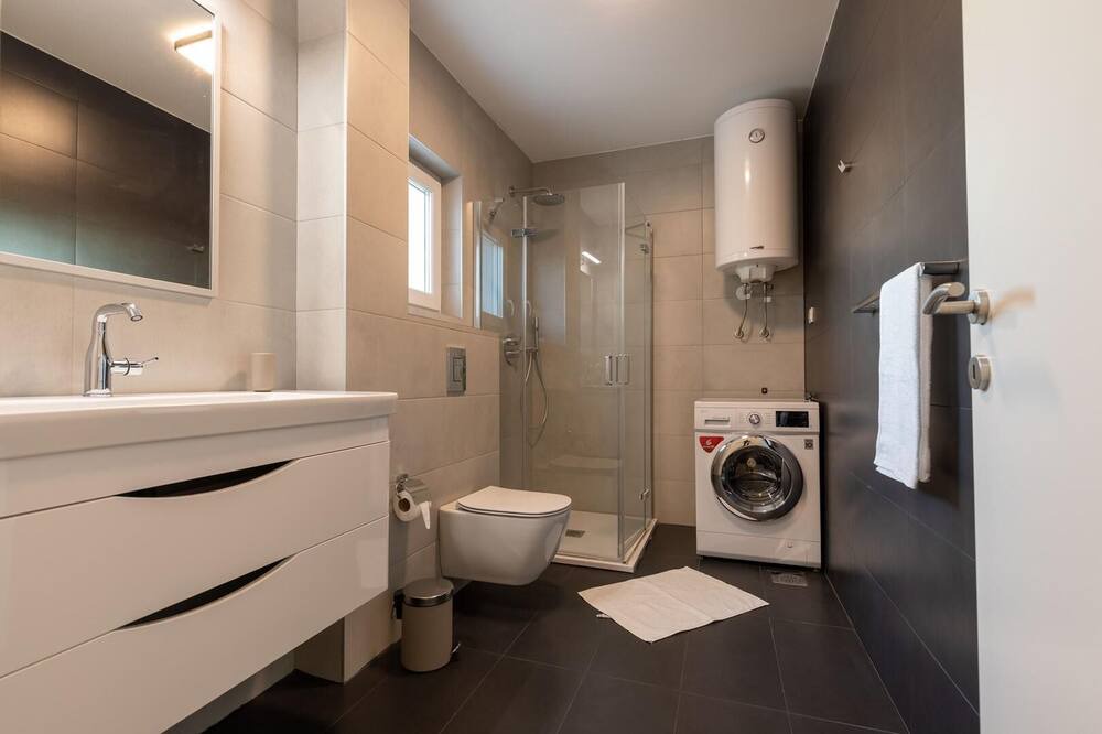 Photo of Bathroom in Diminici