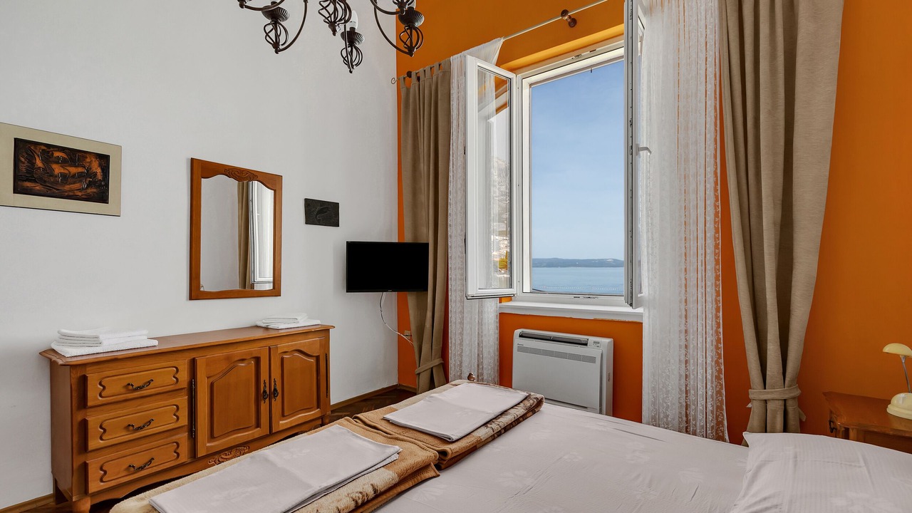 Photo of Bedroom in Makarska Old Town