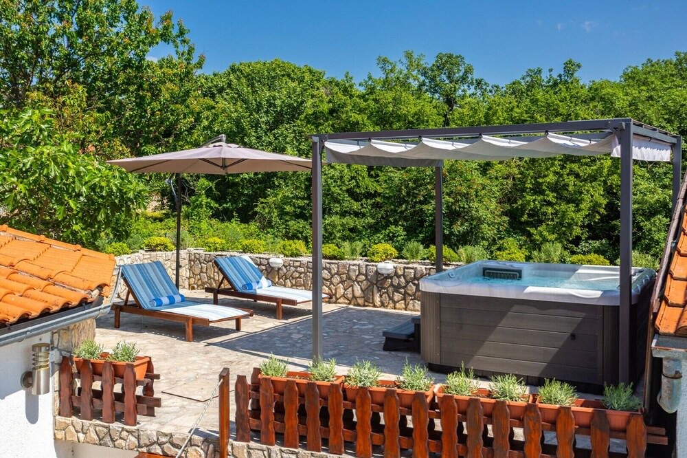 Photo of Outdoor in Risika
