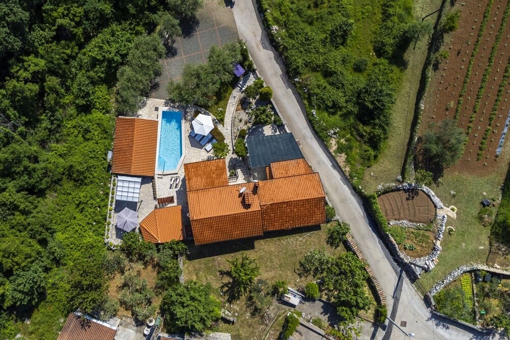 Photo of Outdoor in Risika