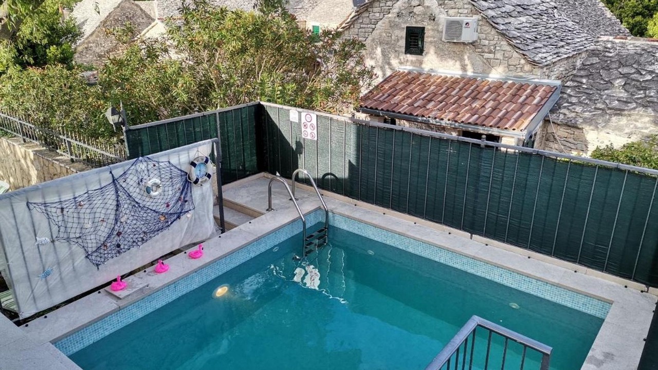 Photo of Outdoor in Dol
