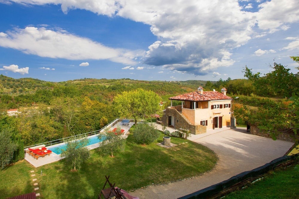 Photo of Outdoor in Momjan
