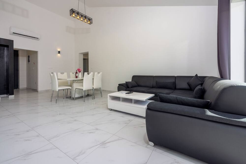 Photo of Livingroom in Topid