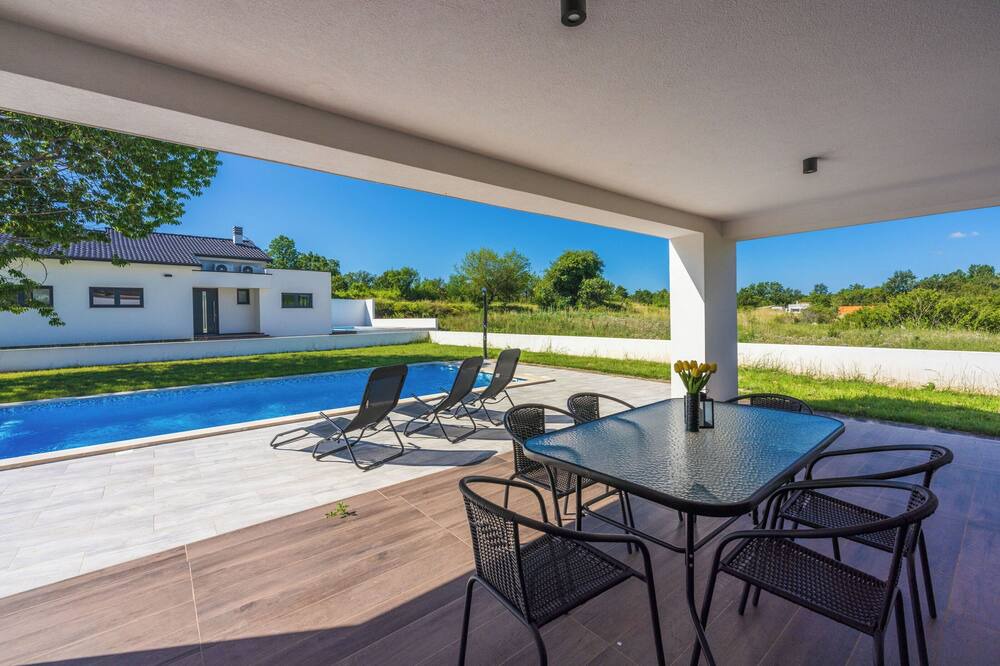 Photo of Patio Balcony in Topid