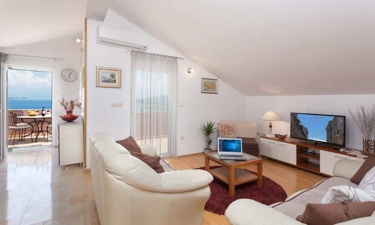 Photo of Livingroom in Slatine