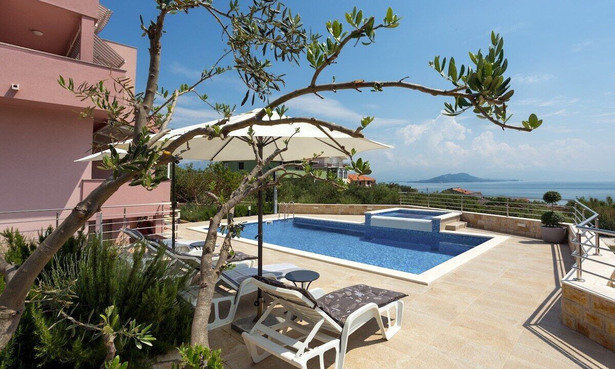 Photo of Outdoor in Slatine