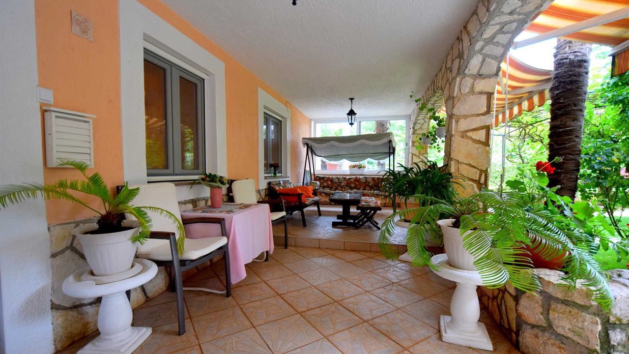 Photo of Patio Balcony in Gabonjin
