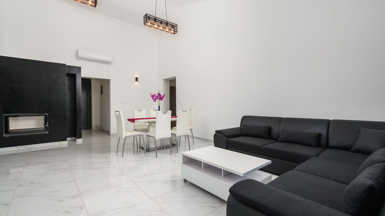 Photo of Livingroom in Topid