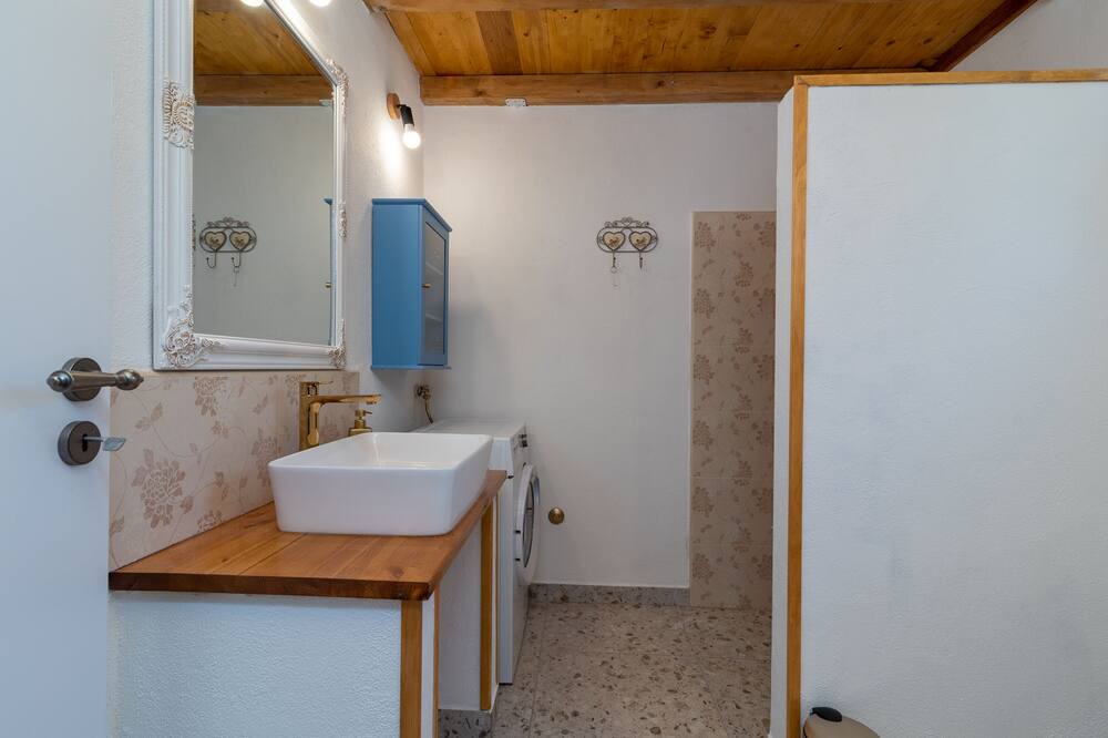 Photo of Bathroom in Seget