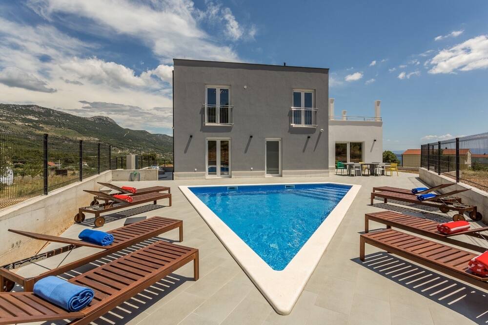 Photo of Outdoor in Rudine
