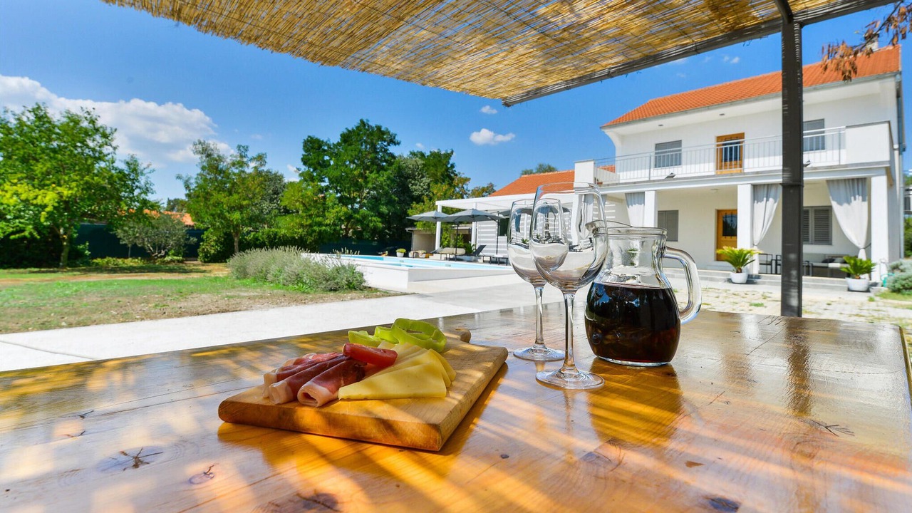 Photo of Patio Balcony in Tinj