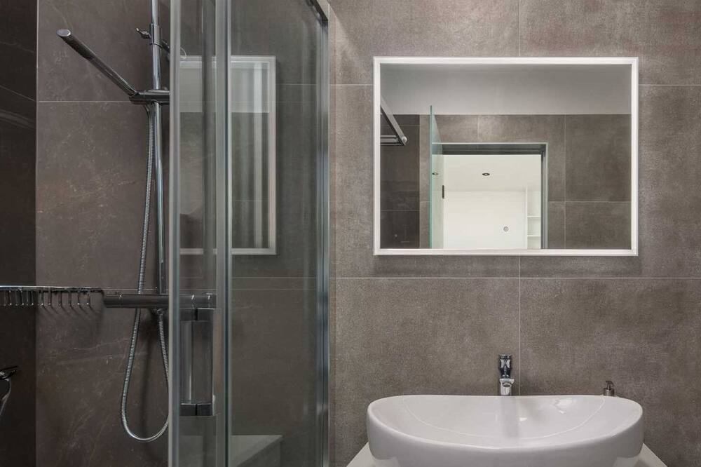 Photo of Bathroom in Porat
