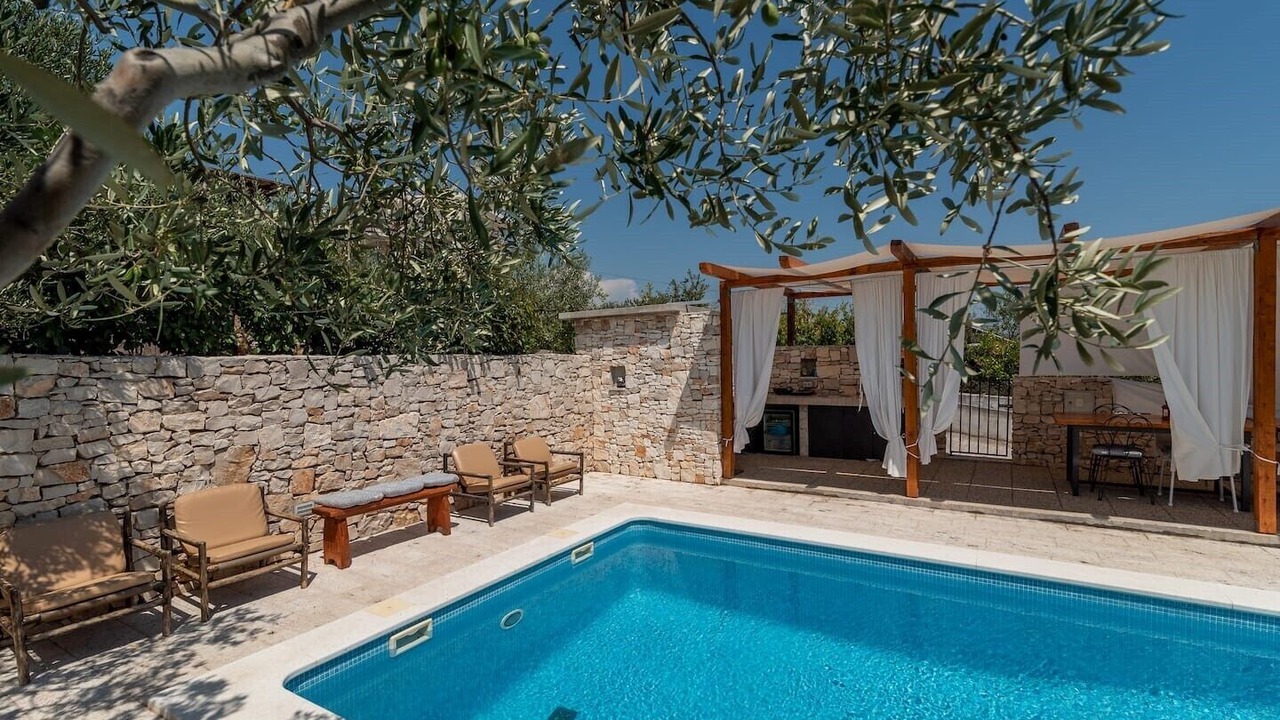 Photo of Outdoor in Slatine