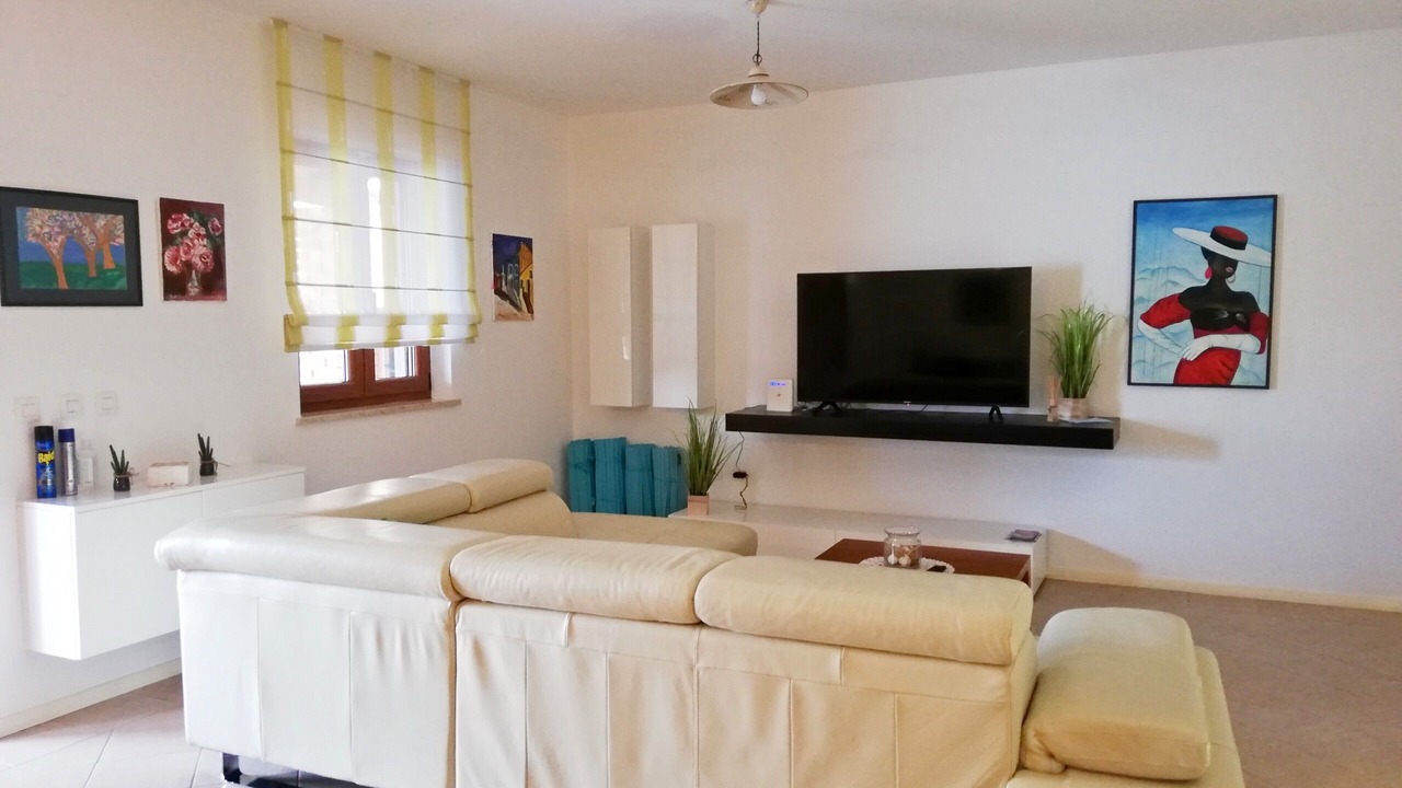 Photo of Livingroom in Petehi