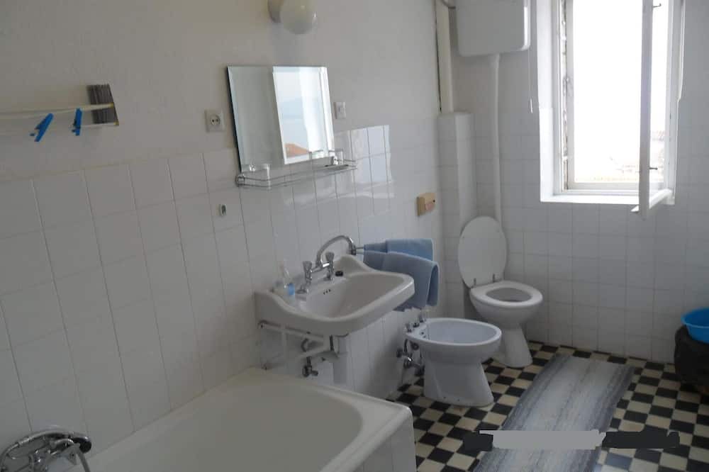 Photo of Bathroom in Sutivan