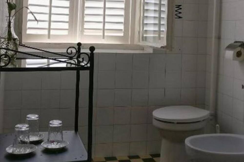 Photo of Bathroom in Sutivan
