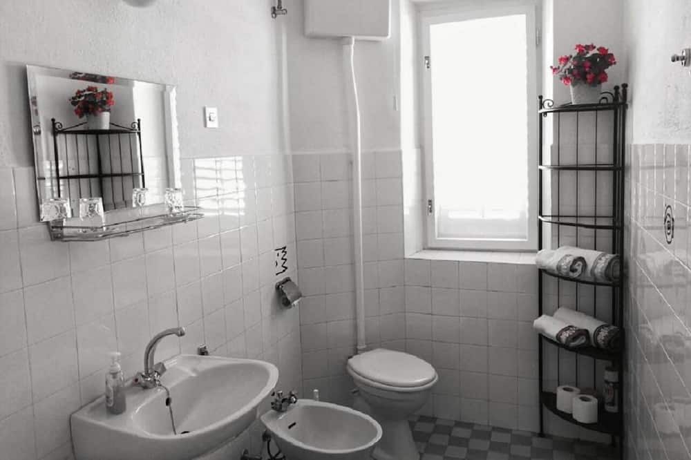 Photo of Bathroom in Sutivan