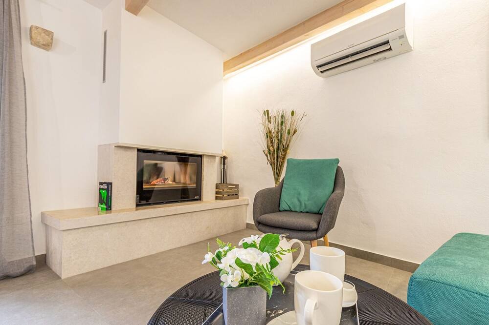 Photo of Livingroom in Pican