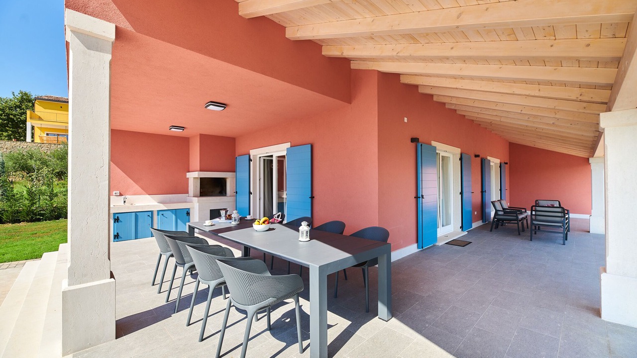 Photo of Patio Balcony in Oprtalj