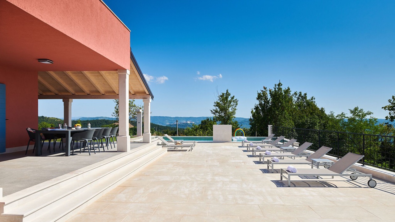 Photo of Patio Balcony in Oprtalj