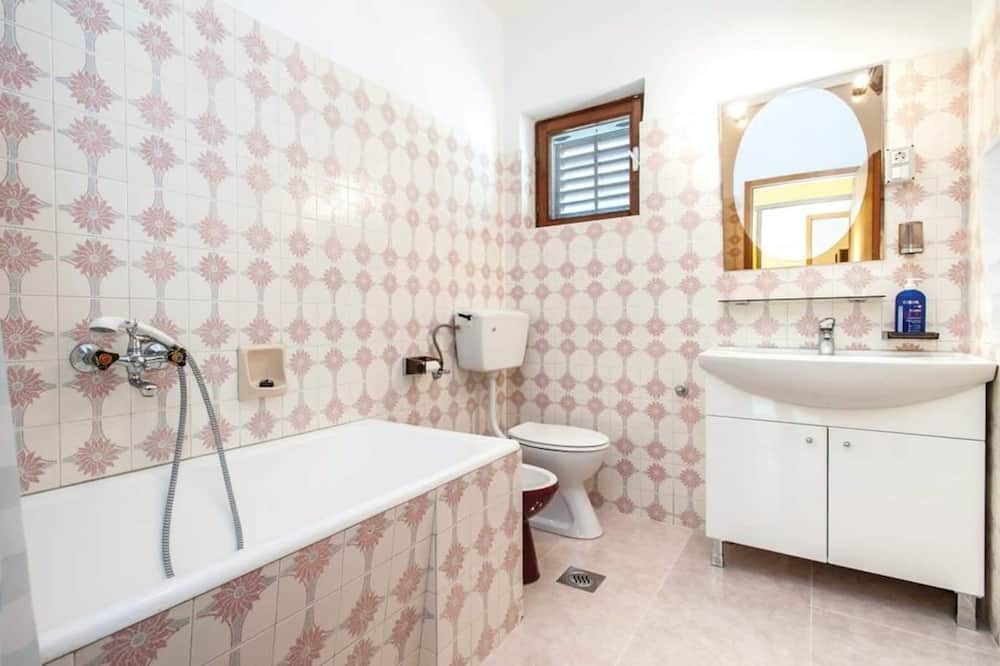 Photo of Bathroom in Srinjine
