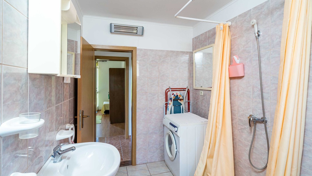 Photo of Bathroom in Lovorno