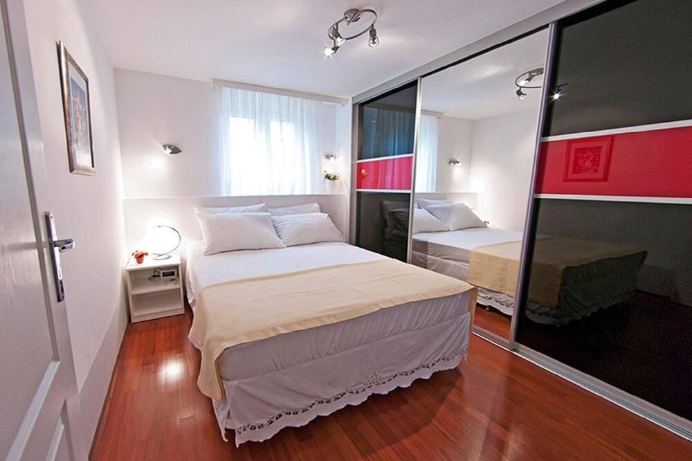 Photo of Bedroom in Plat