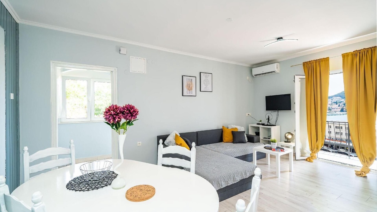 Photo of Others in Gruz