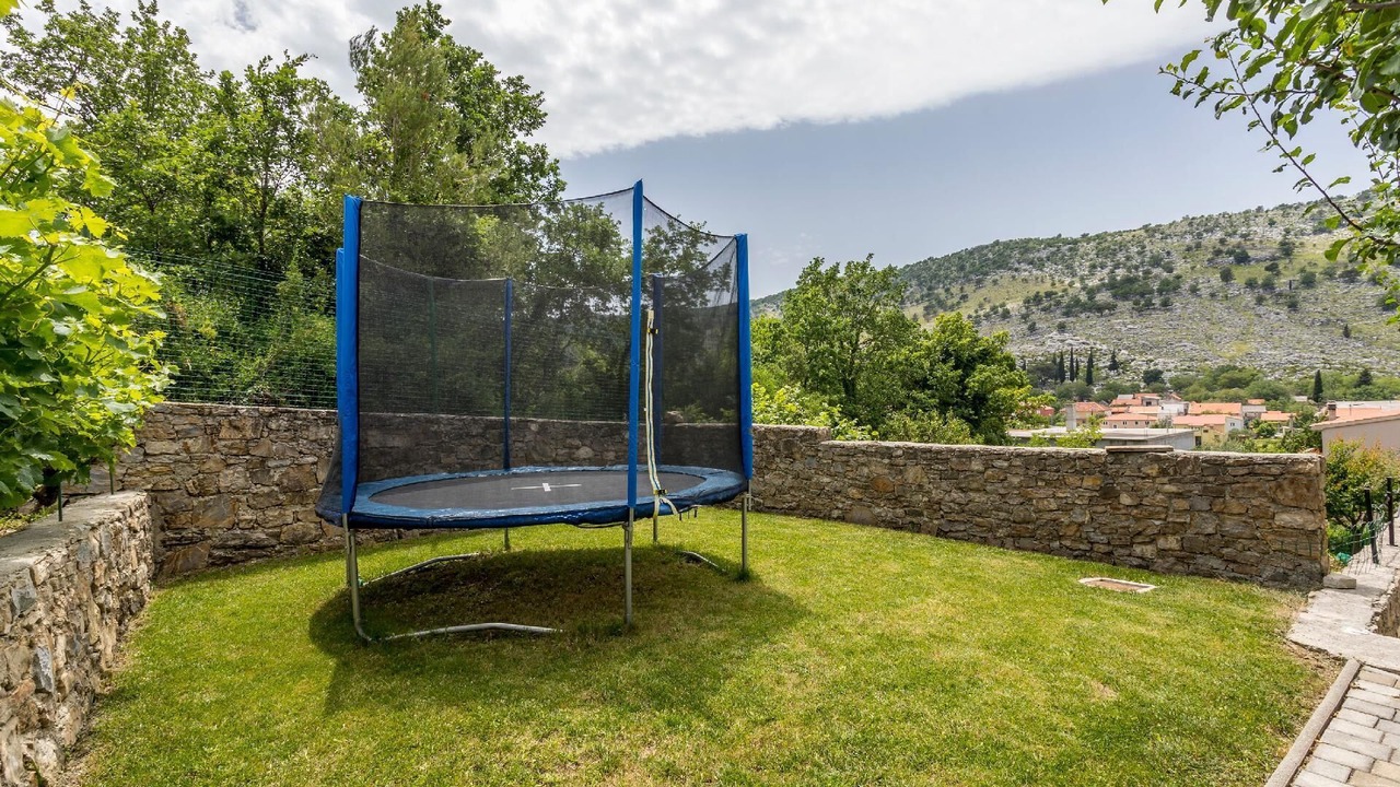 Photo of Outdoor in Srinjine