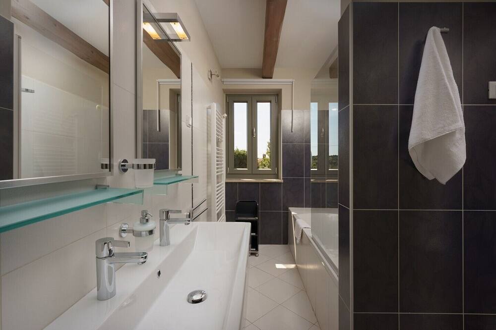 Photo of Bathroom in Prkacini