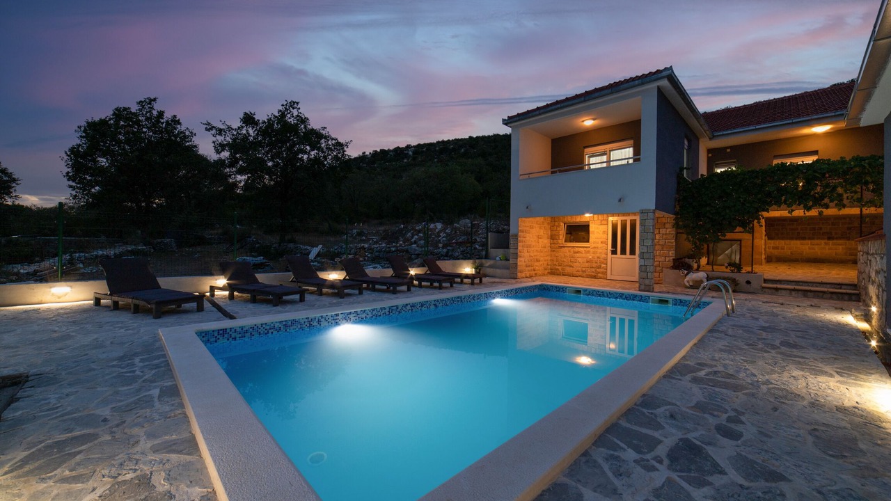 Photo of Outdoor in Trolokve