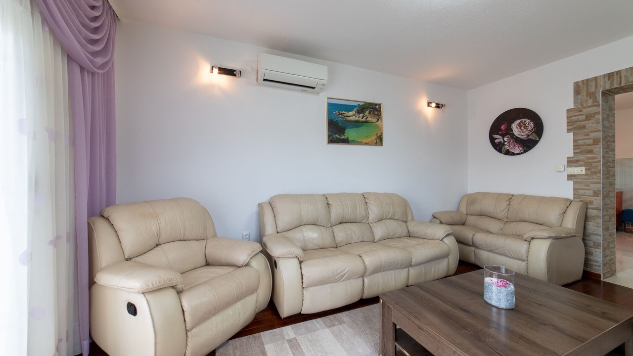 Photo of Livingroom in Trolokve