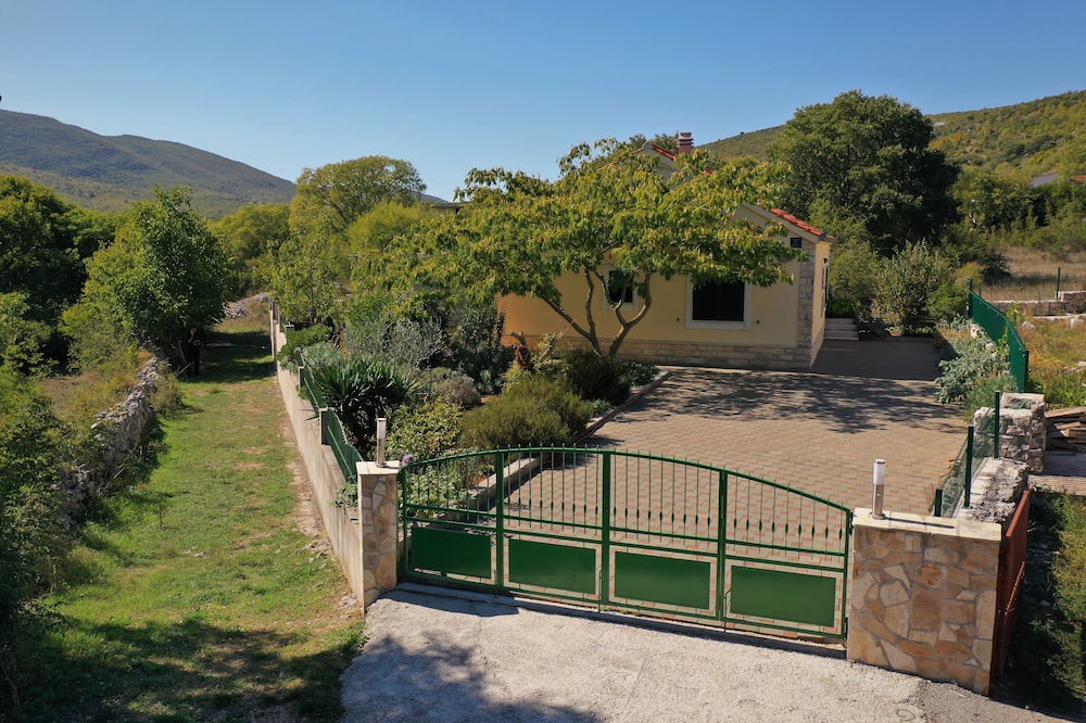Photo of Outdoor in Prapatnica