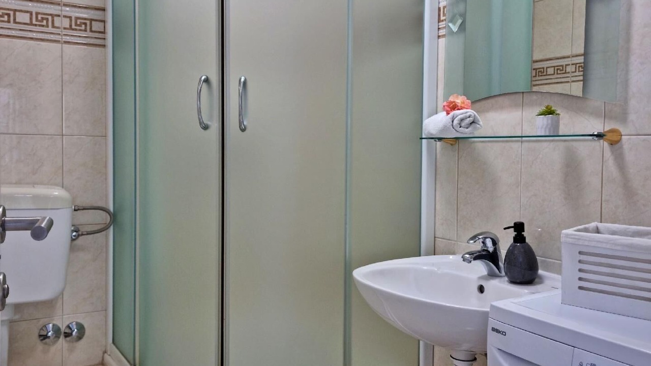 Photo of Bathroom in Duce