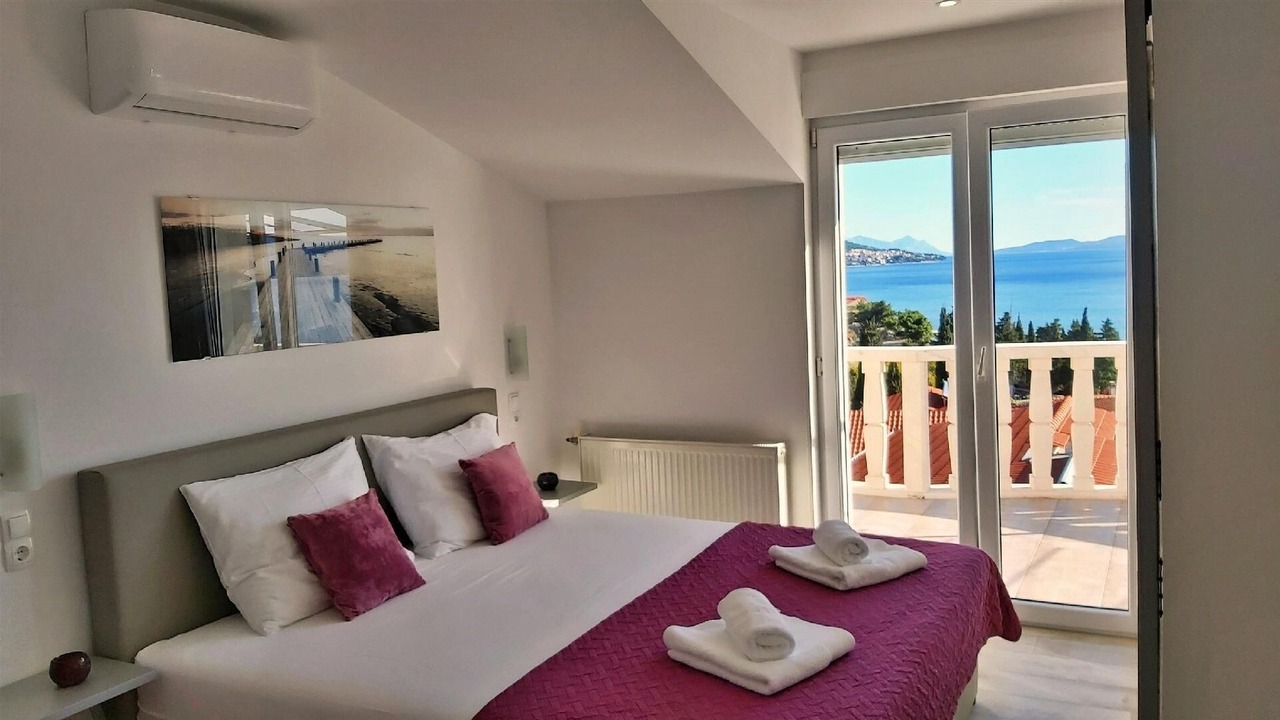 Photo of Bedroom in Duce