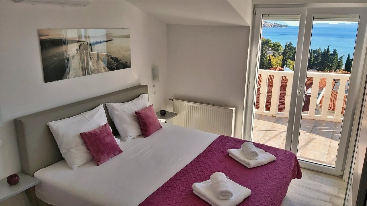 Photo of Bedroom in Duce