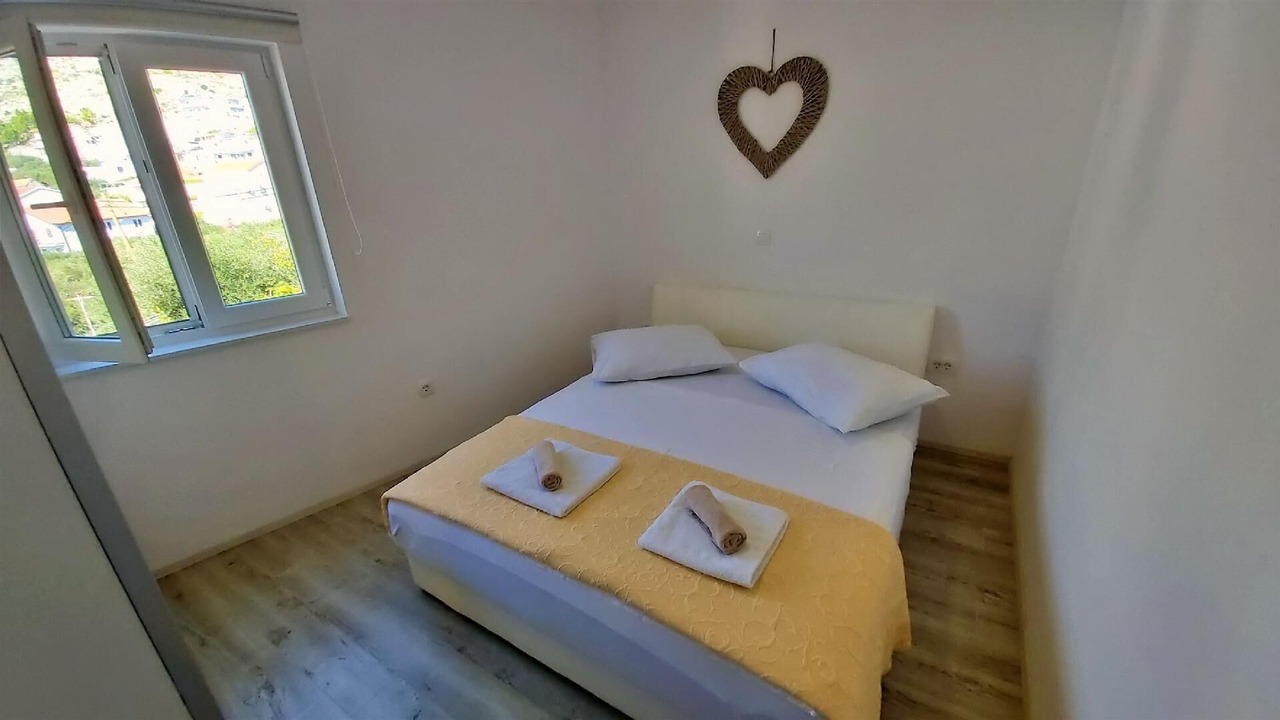 Photo of Bedroom in Duce