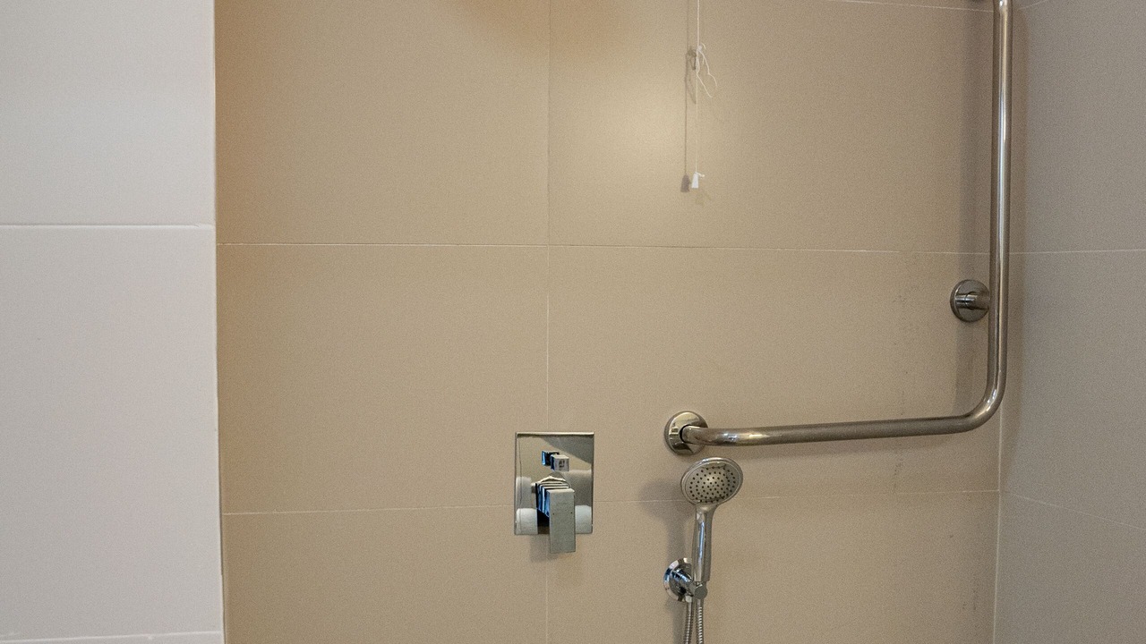 Photo of Bathroom in Catrnja