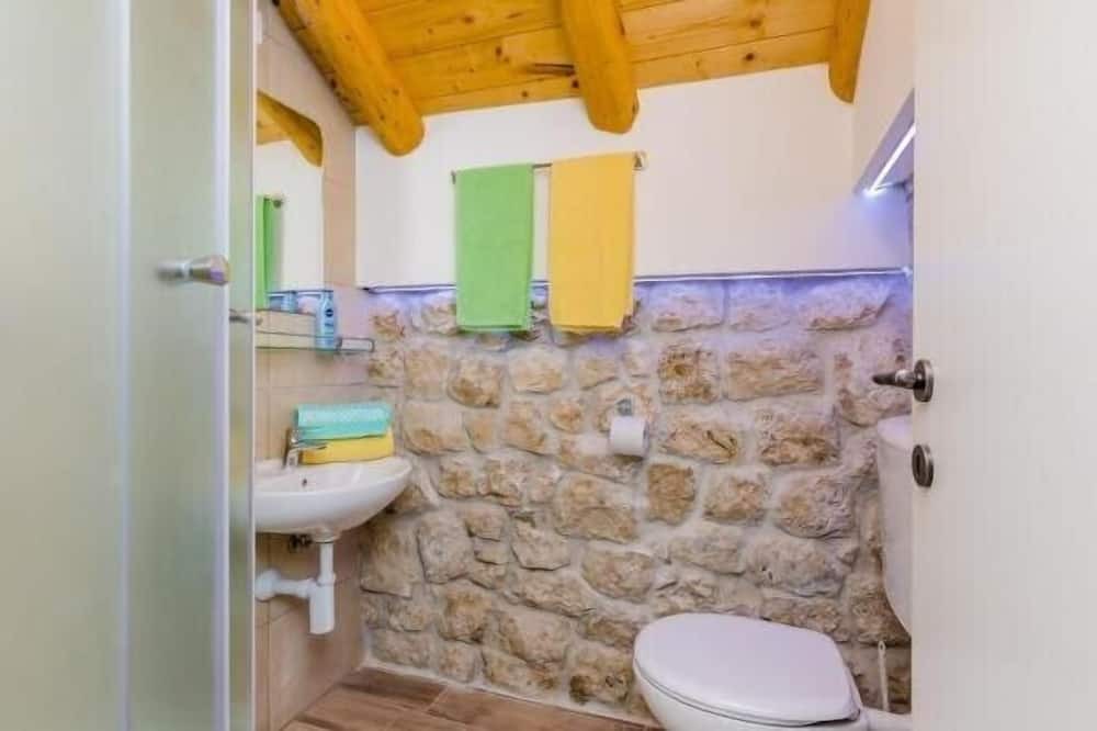 Photo of Bathroom in Mihanici
