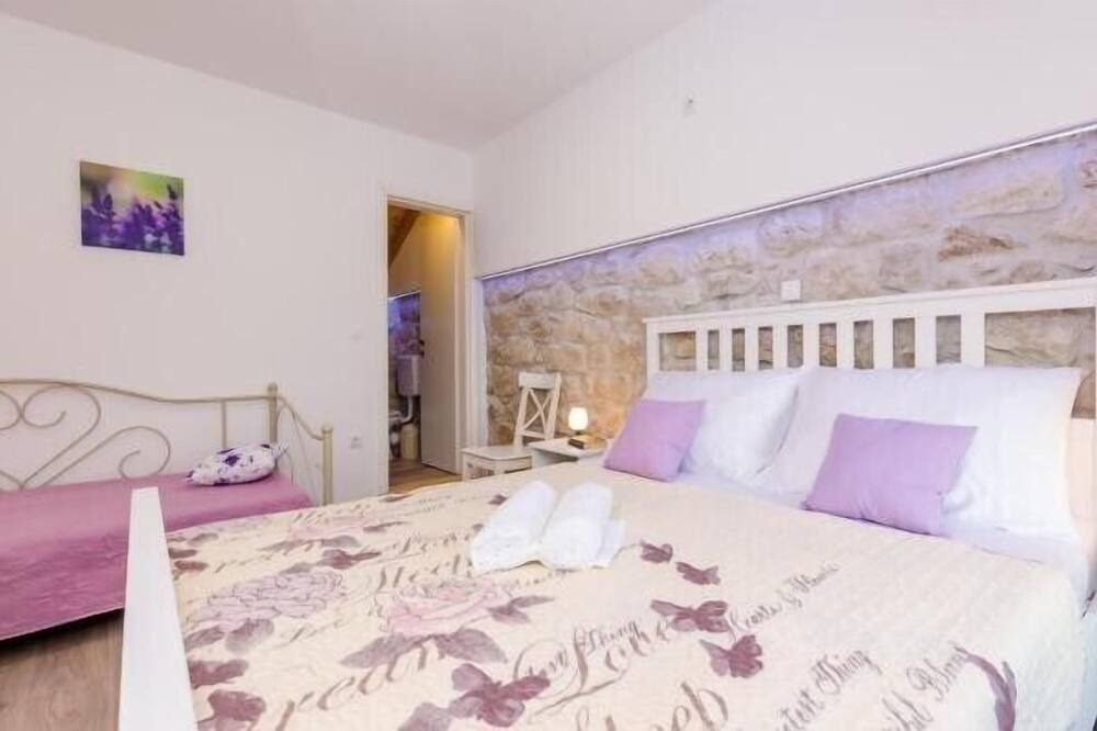 Photo of Bedroom in Mihanici