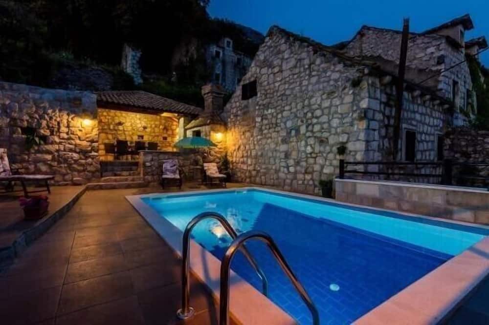 Photo of Outdoor in Mihanici