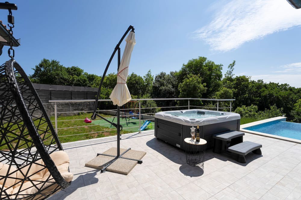 Photo of Outdoor in Brgod