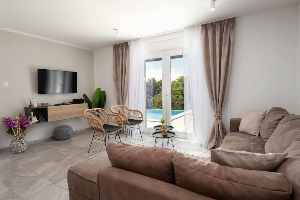 Photo of Livingroom in Brgod