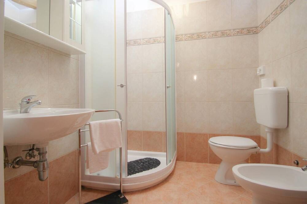 Photo of Bathroom in Tar-Vabriga