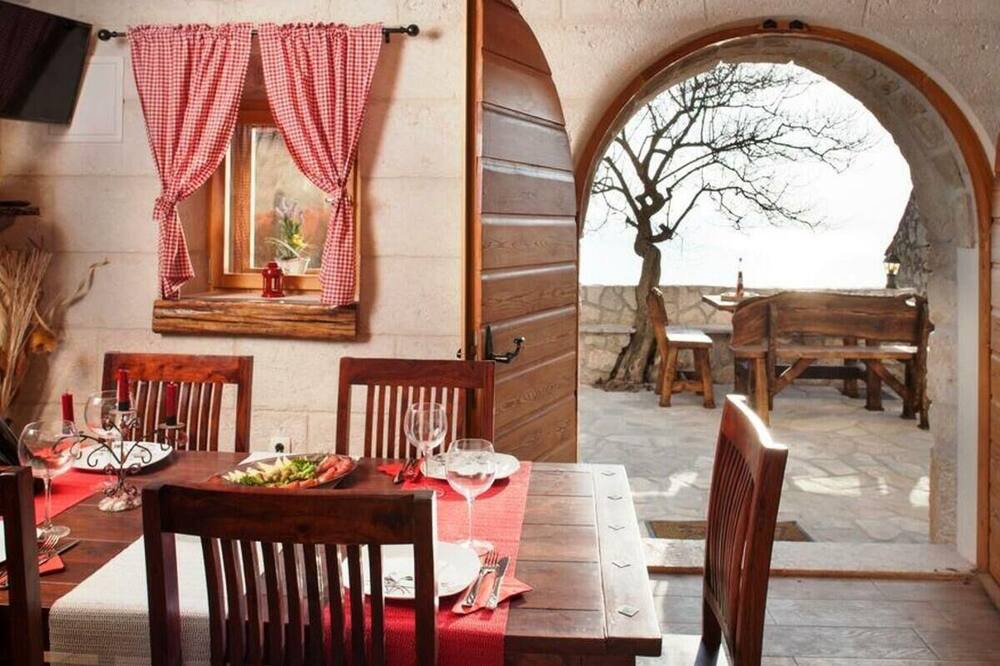 Photo of Kitchen in Tucepi